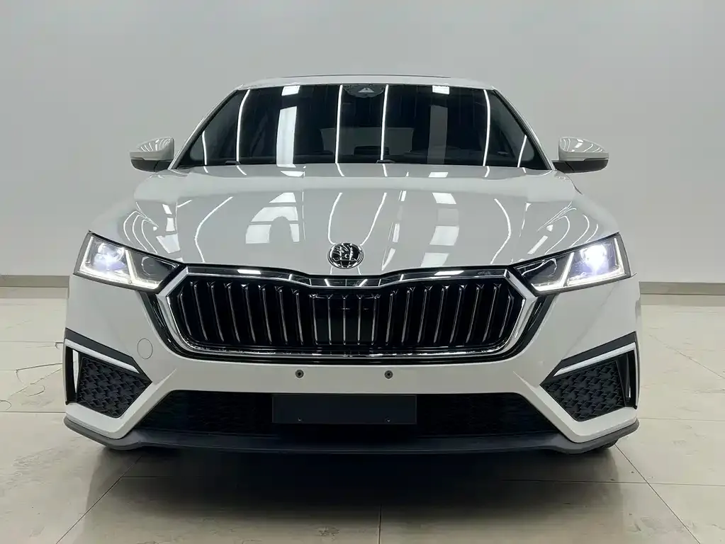 Skoda Octavia — фото 2