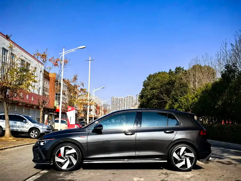 Volkswagen Golf GTI — фото 4