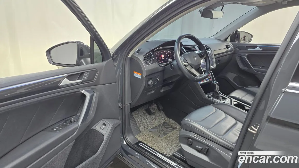 Volkswagen Tiguan — фото 8