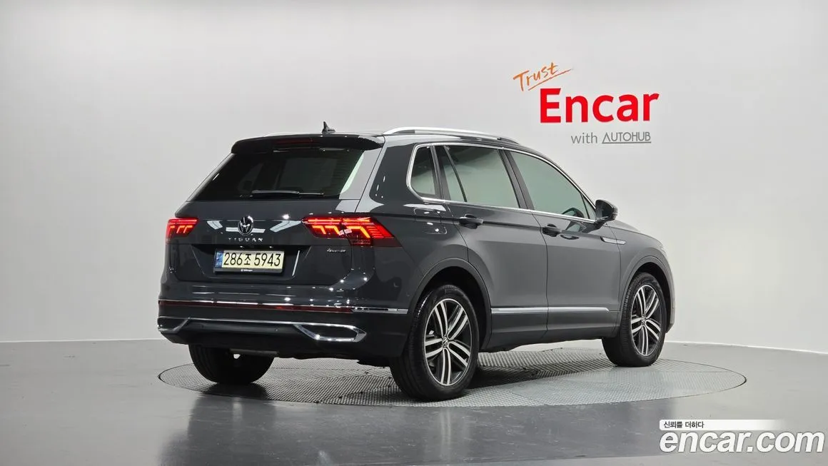 Volkswagen Tiguan — фото 10
