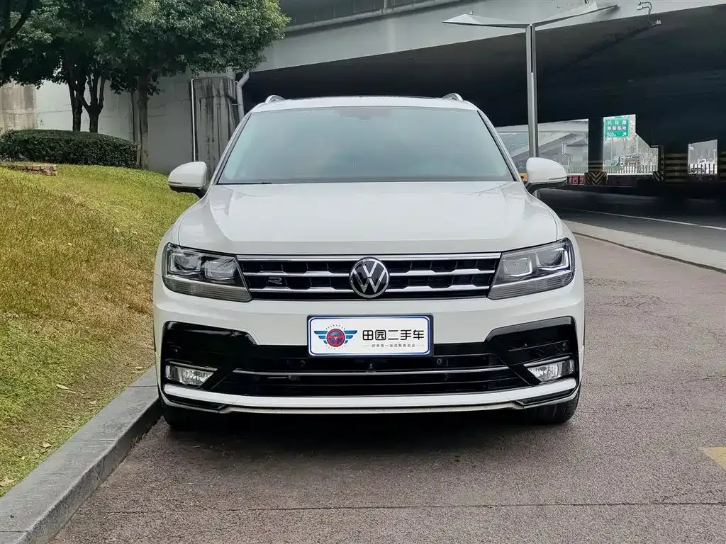 Volkswagen Tiguan L — фото 5