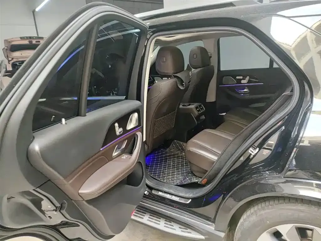 Mercedes-Benz GLE — фото 7