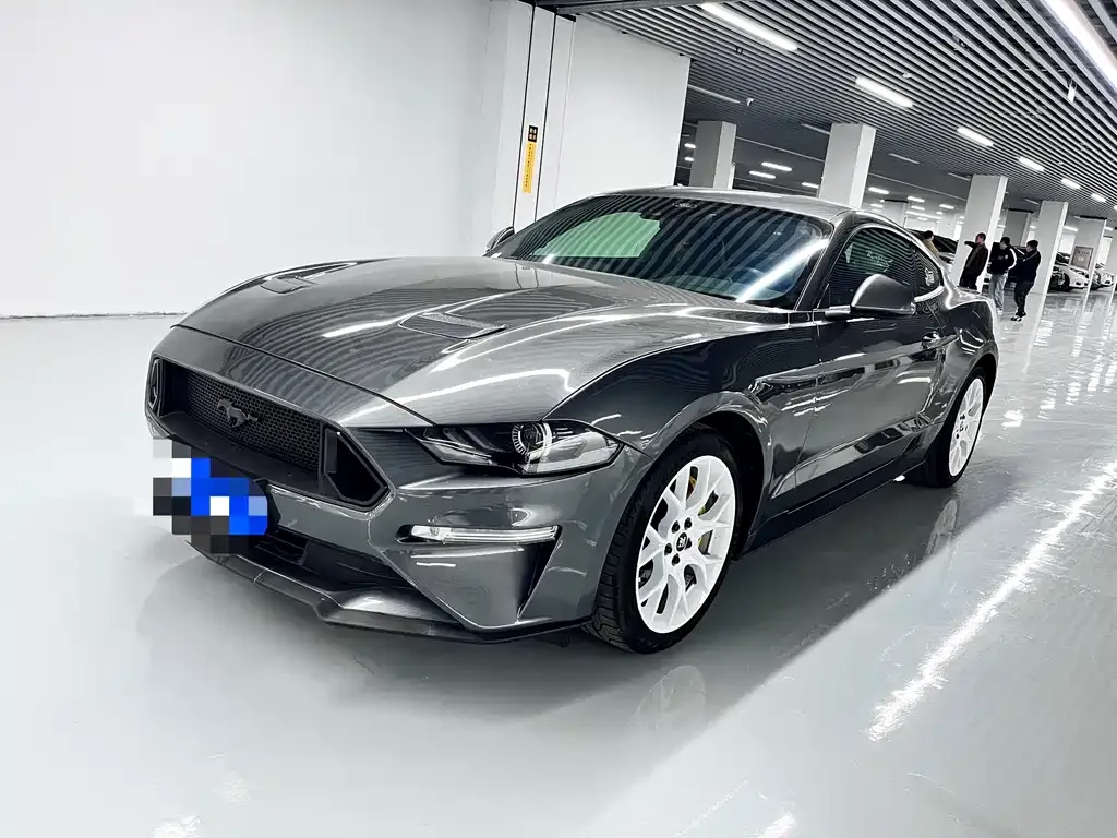 Ford Mustang — фото 1