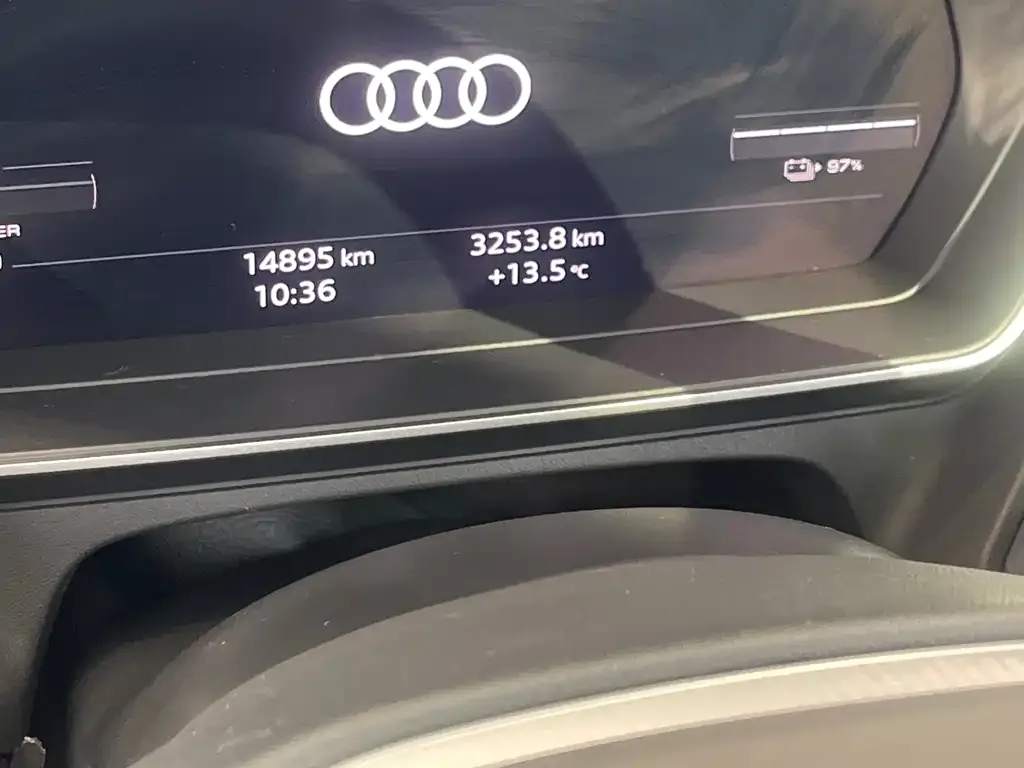 Audi Q4 e-tron — фото 3