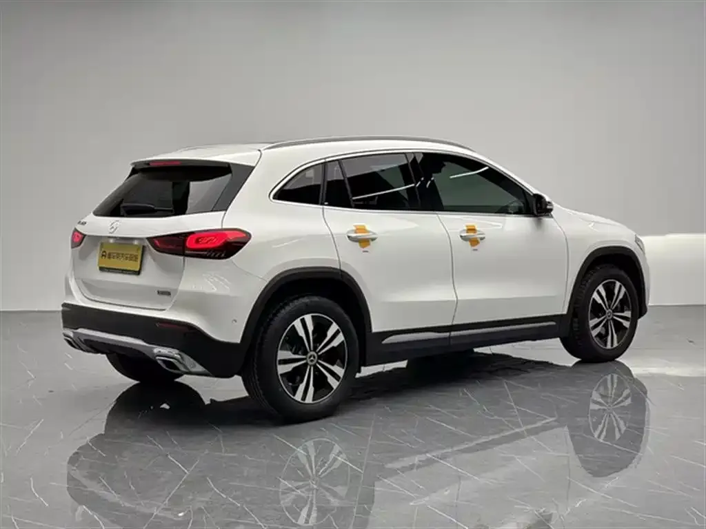Mercedes-Benz GLA — фото 10
