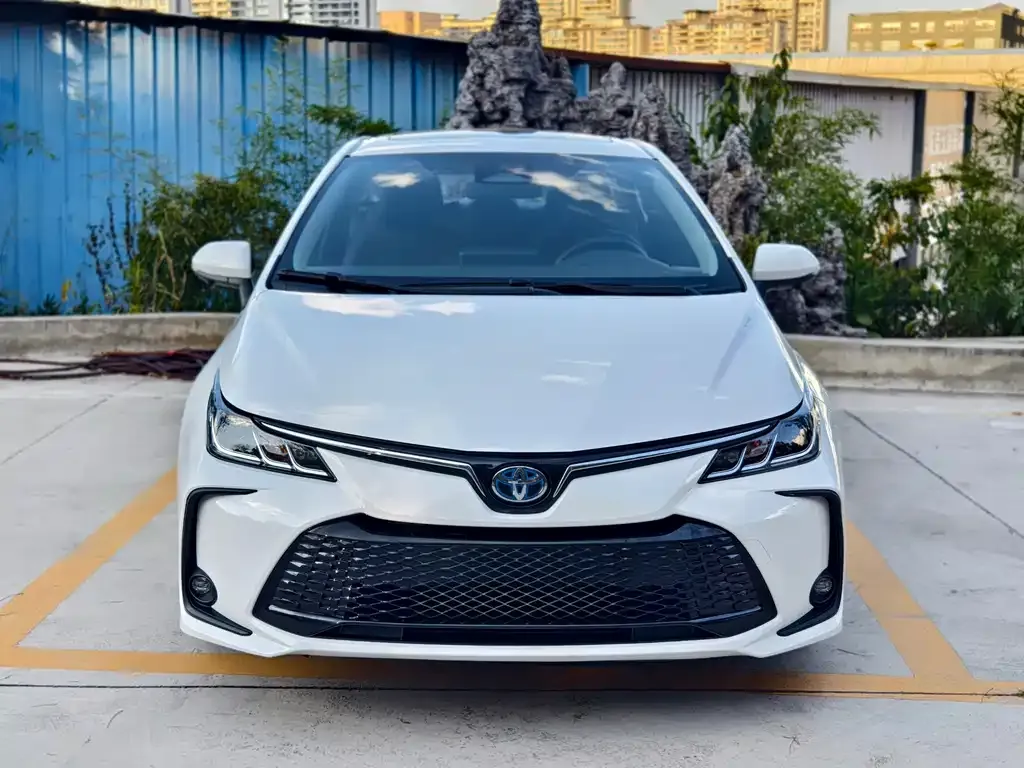 Toyota Corolla — фото 3