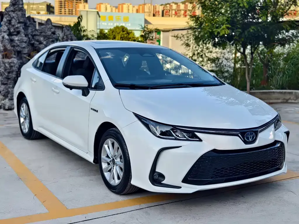 Toyota Corolla — фото 2