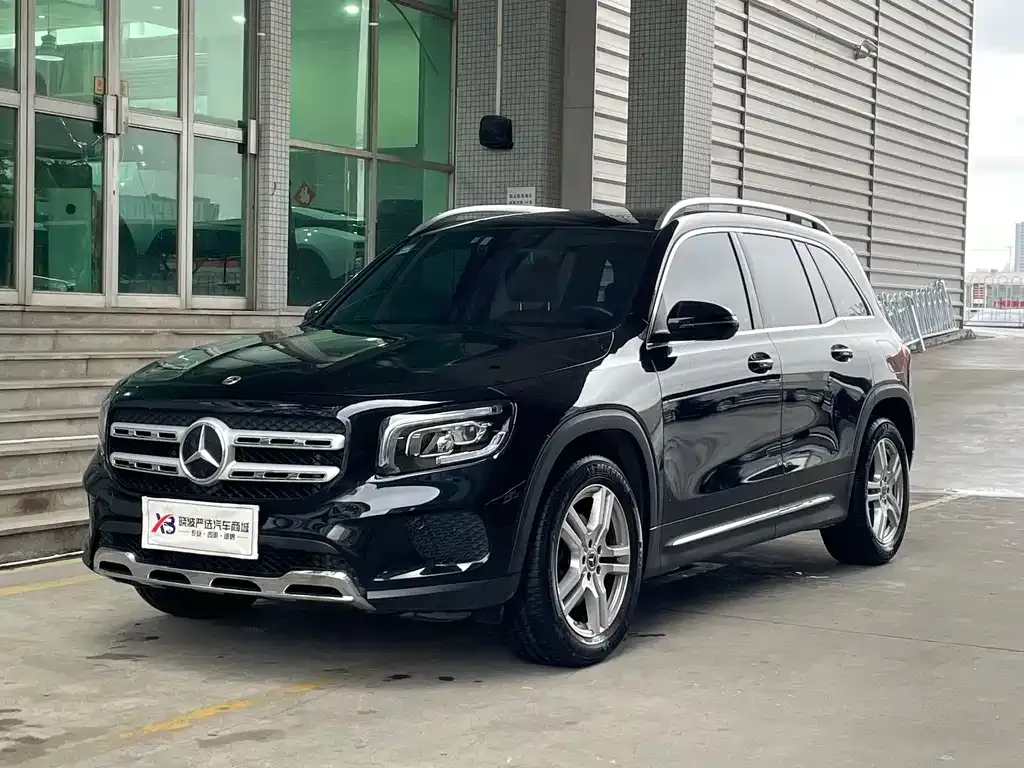 Mercedes-Benz GLB — фото 1