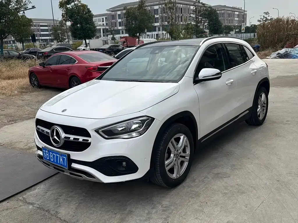 Mercedes-Benz GLA — фото 1