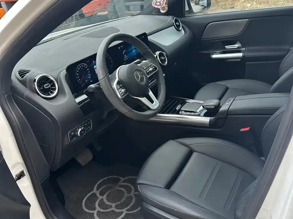 Mercedes-Benz GLA — фото 10