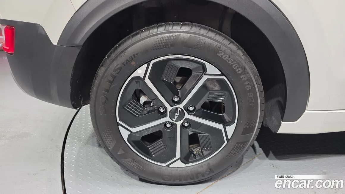 Kia Niro — фото 10