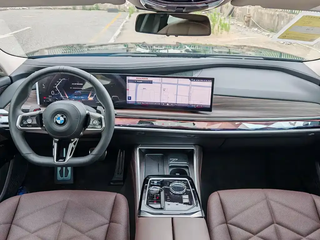 BMW 7 Series — фото 2