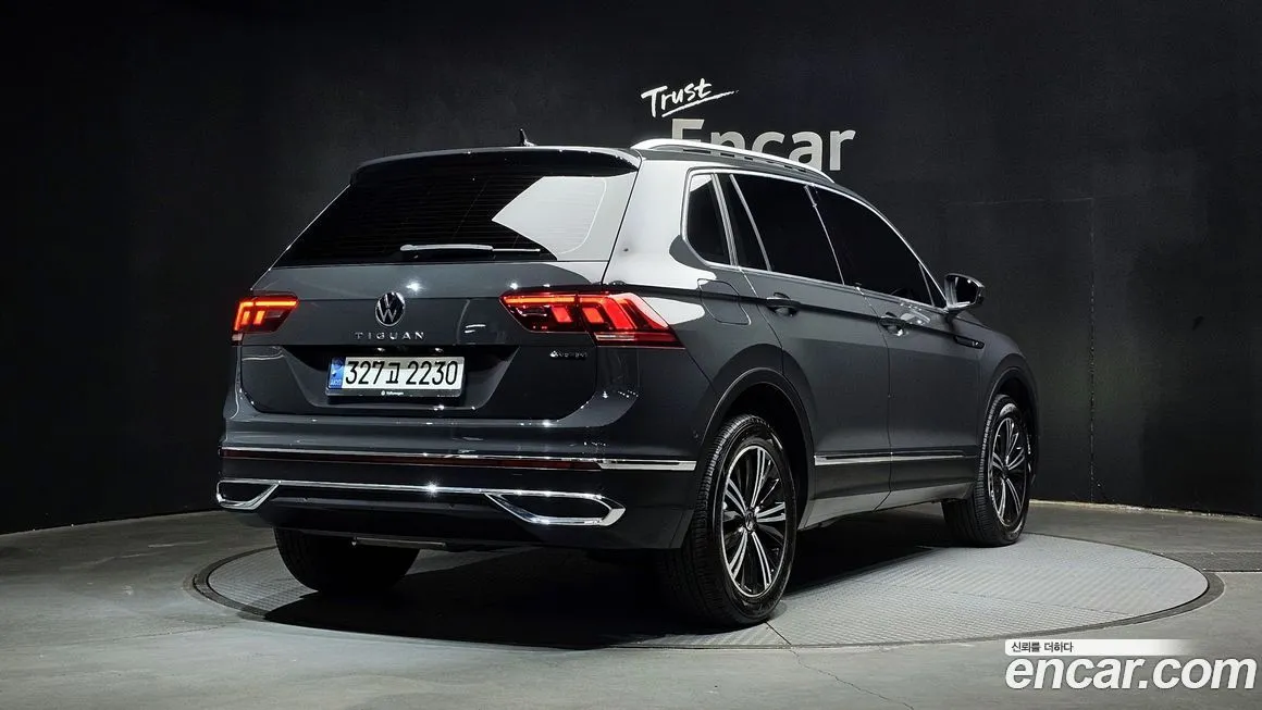 Volkswagen Tiguan — фото 8