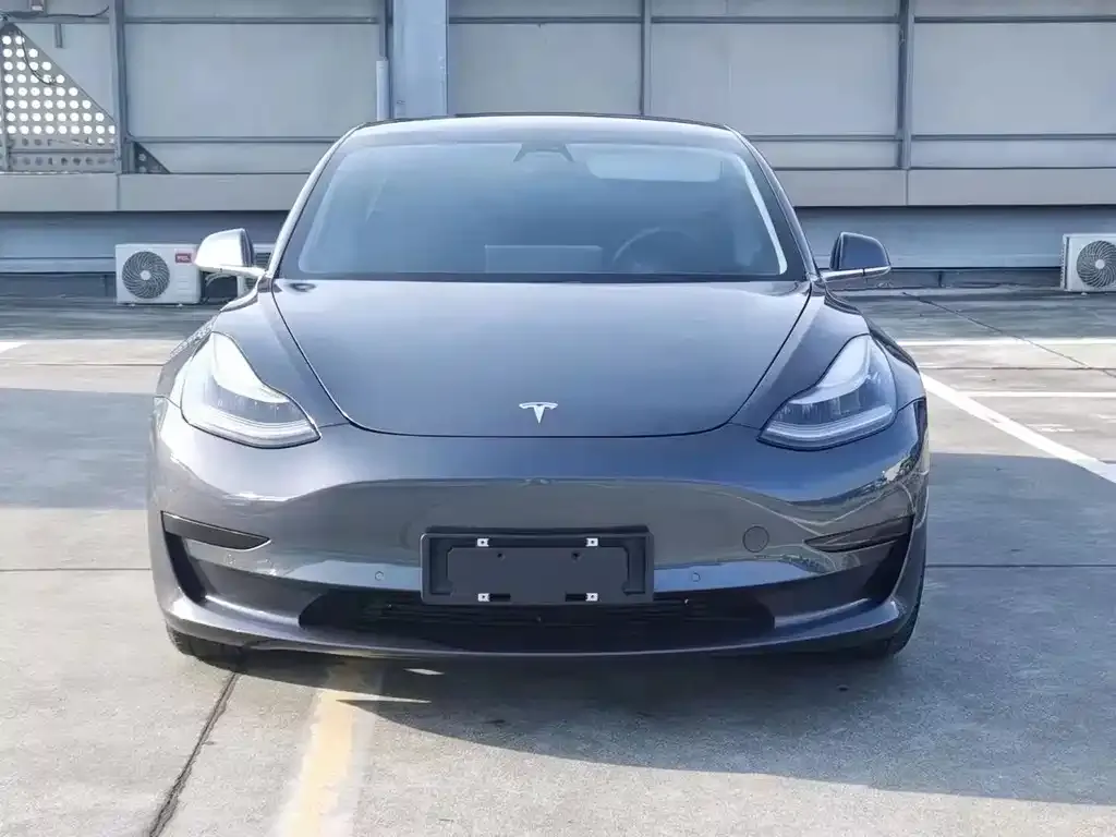 Tesla Model 3 — фото 2