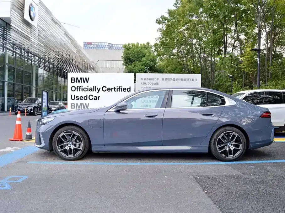 BMW i5 — фото 10