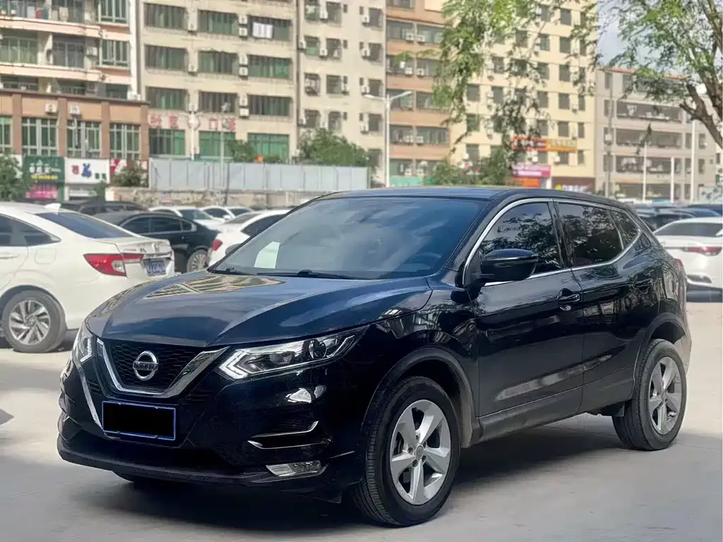 Nissan Qashqai — фото 1