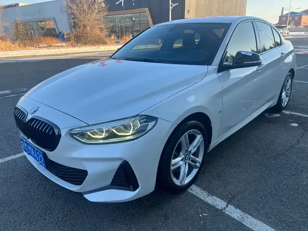 BMW 1 Series — фото 1