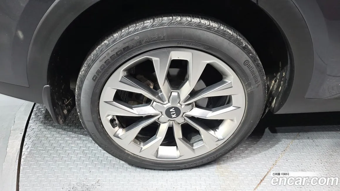Kia Sorento — фото 8