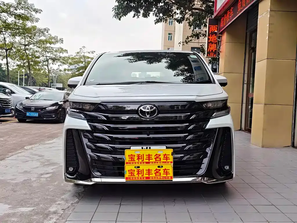 Toyota Vellfire — фото 10