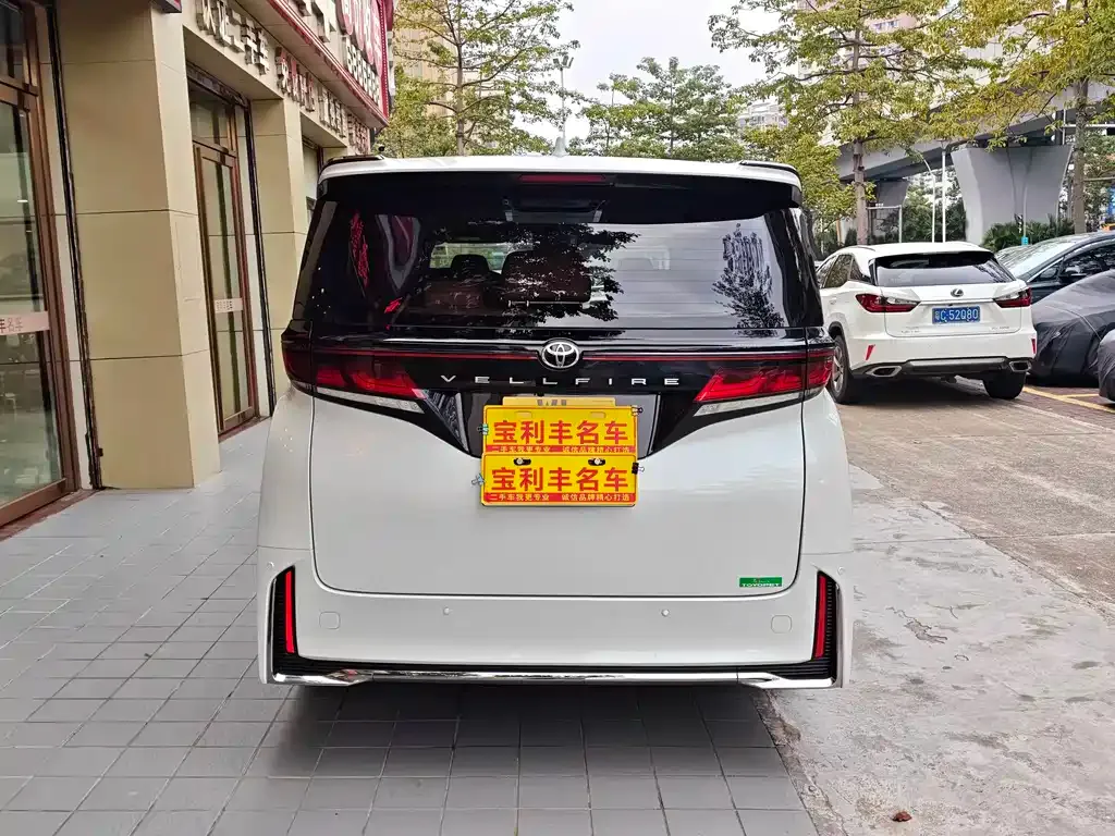 Toyota Vellfire — фото 9