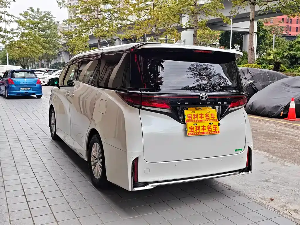 Toyota Vellfire — фото 8