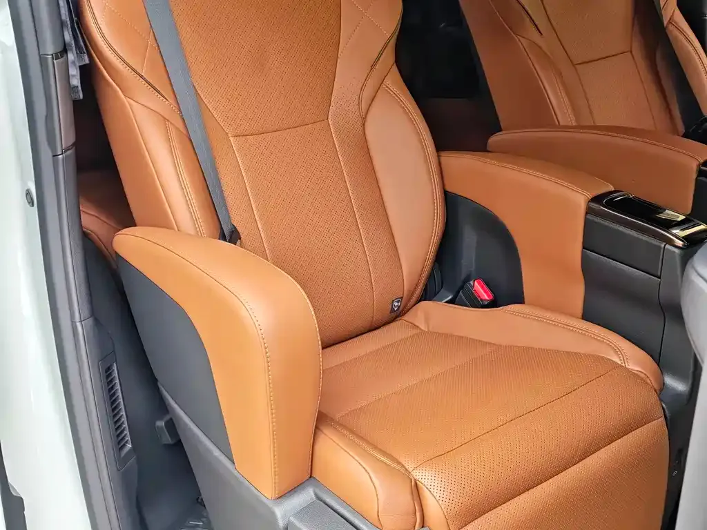 Toyota Vellfire — фото 4