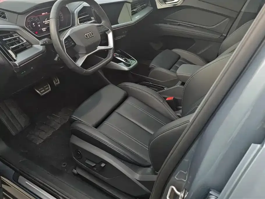 Audi Q4 e-tron — фото 10