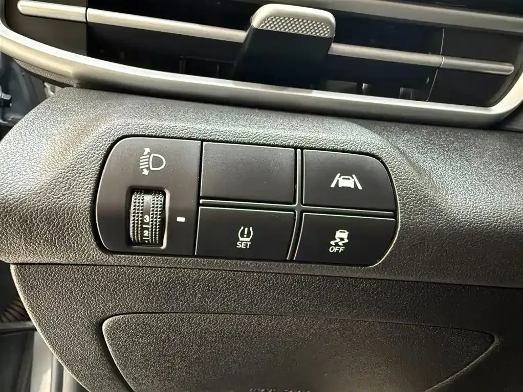 Hyundai Elantra — фото 8