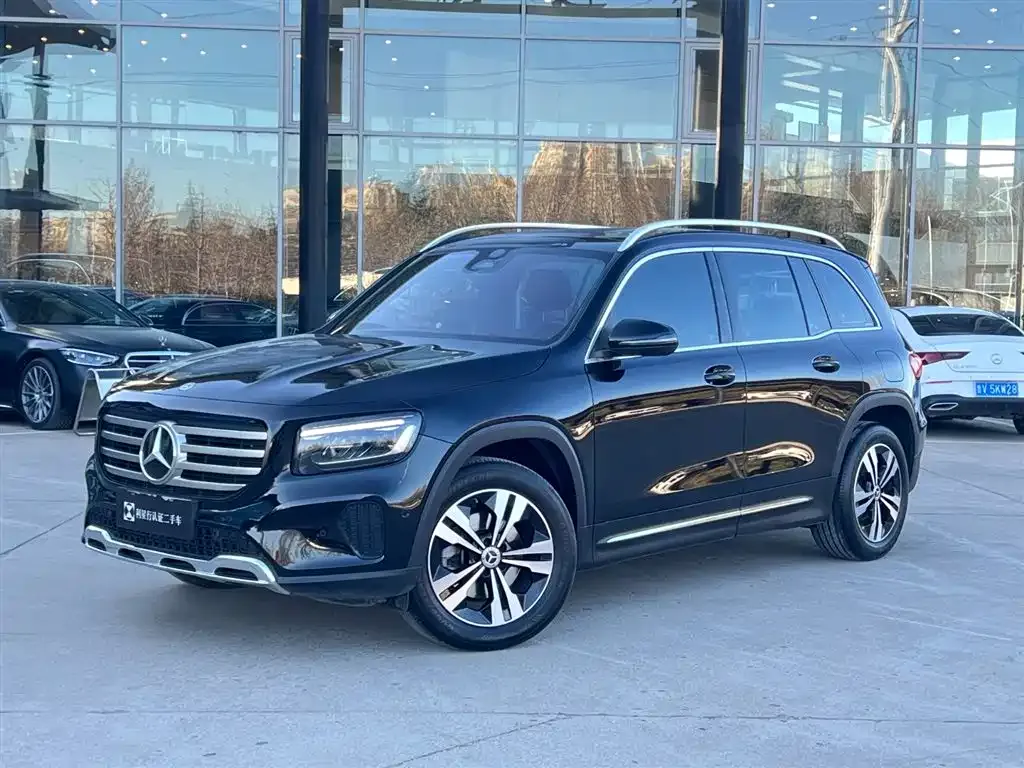 Mercedes-Benz GLB — фото 1