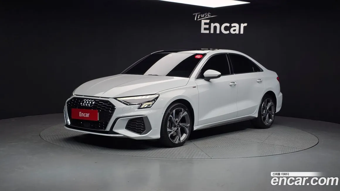 Audi A3 — фото 1