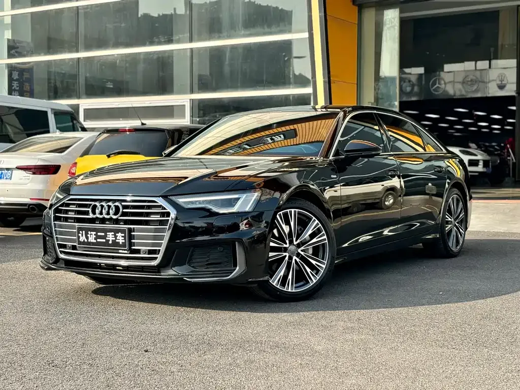 Audi A6L — фото 1