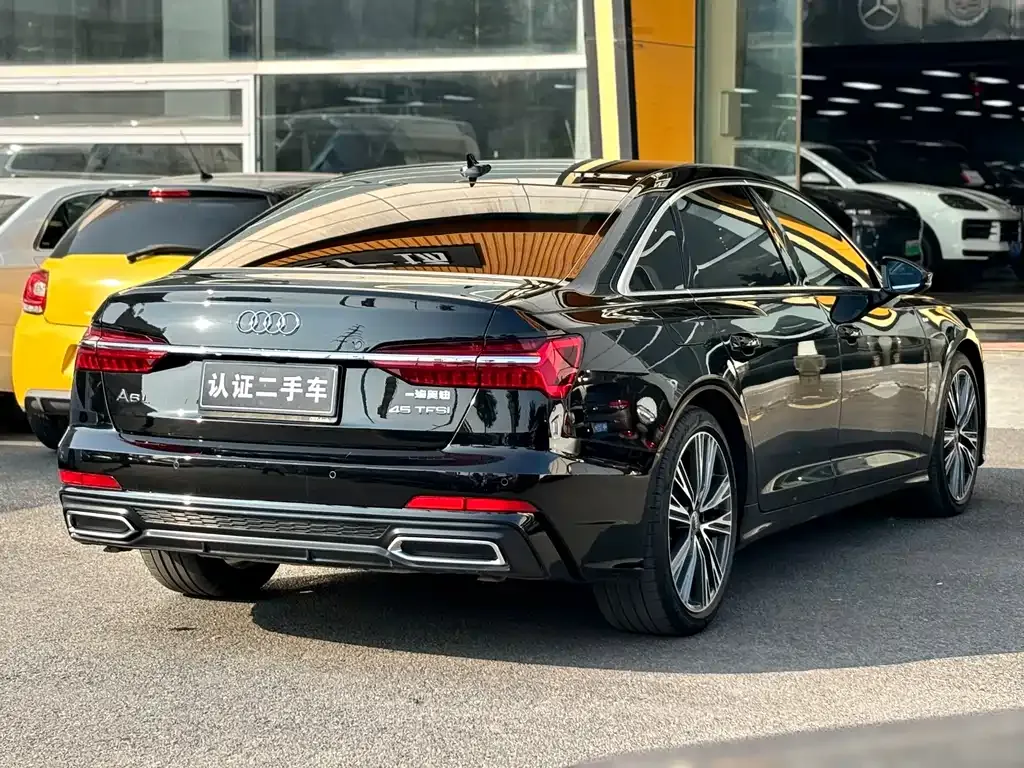 Audi A6L — фото 10
