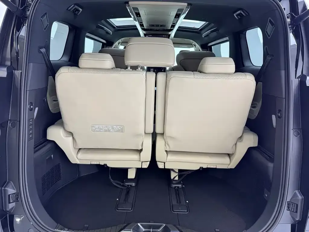 Toyota Vellfire — фото 5