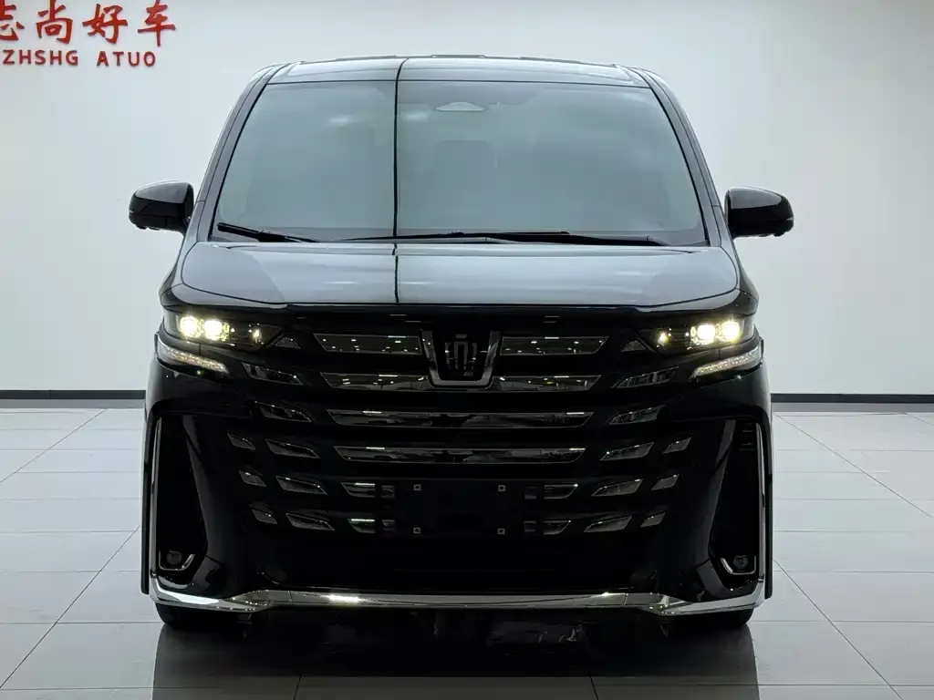 Toyota Vellfire — фото 2