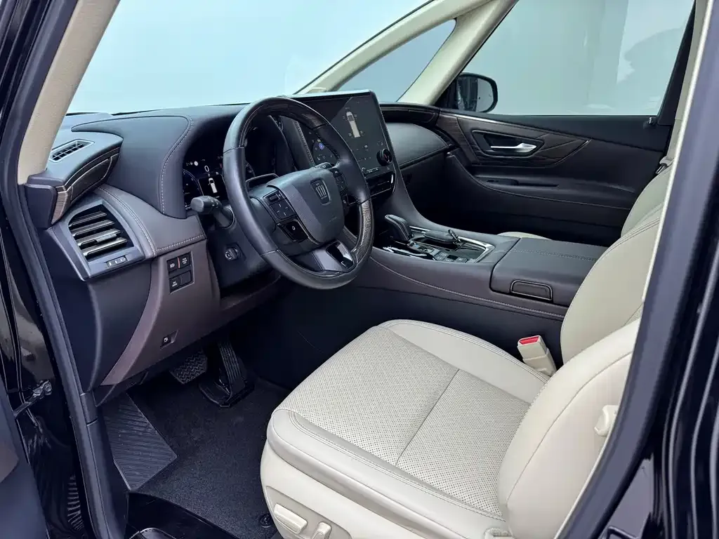 Toyota Vellfire — фото 10