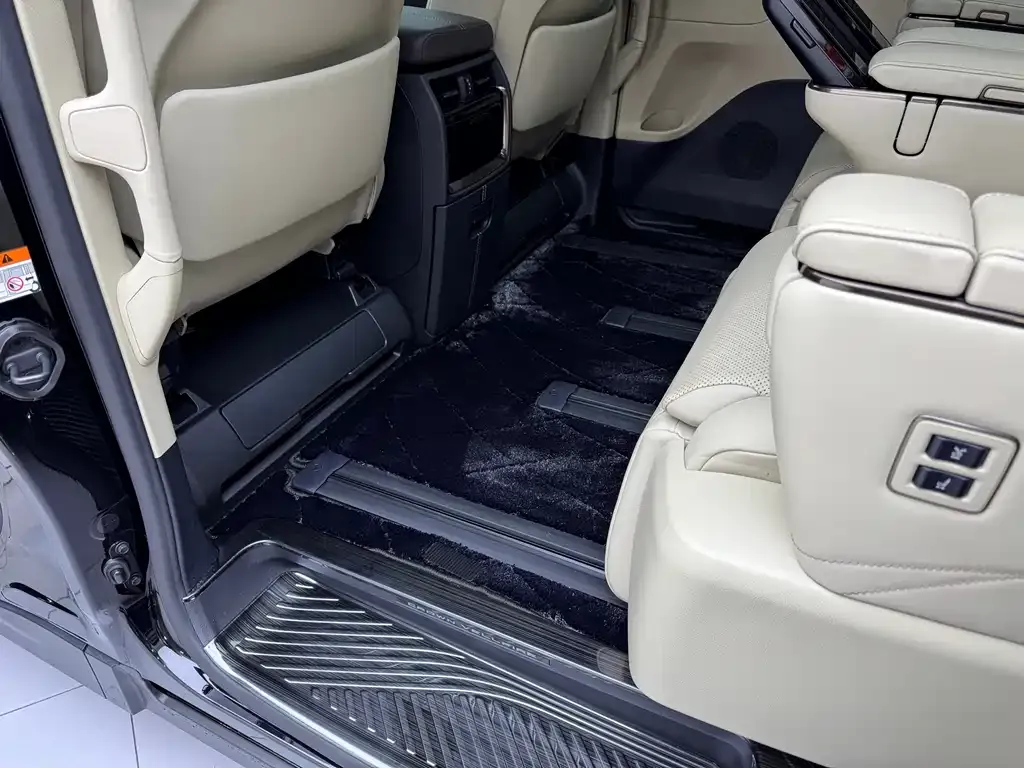 Toyota Vellfire — фото 7