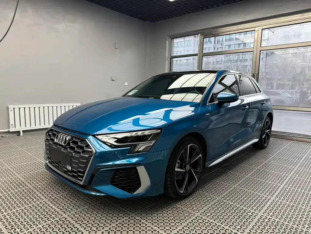 Audi A3 — фото 1