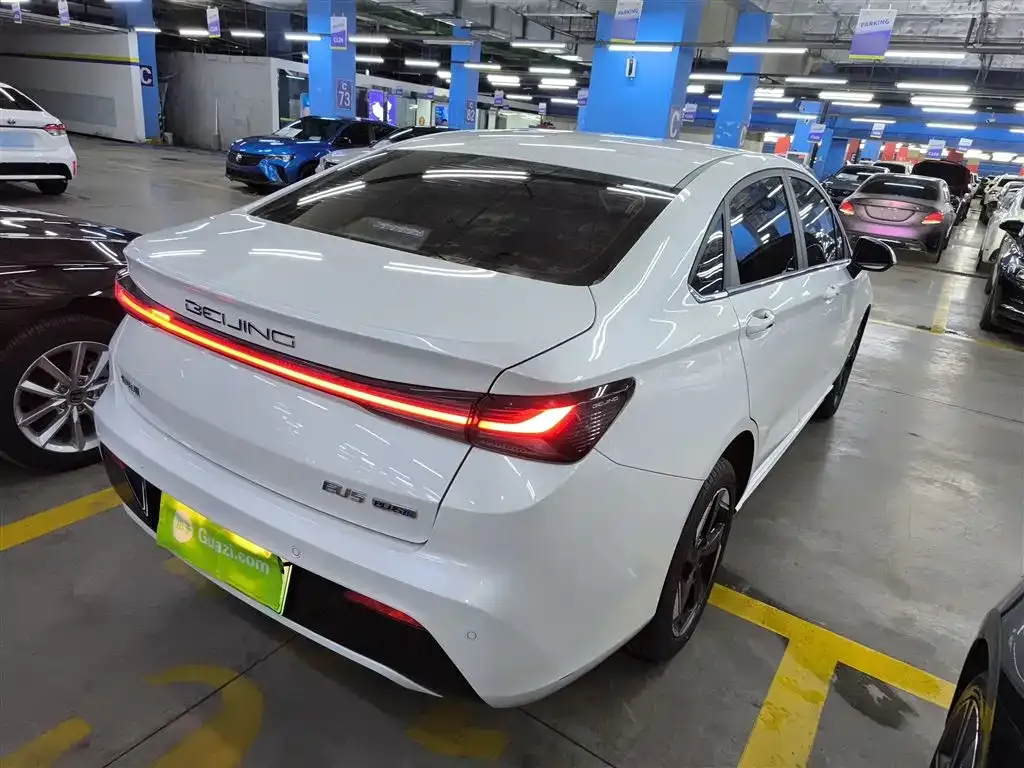 BAIC EU5 Plus — фото 10