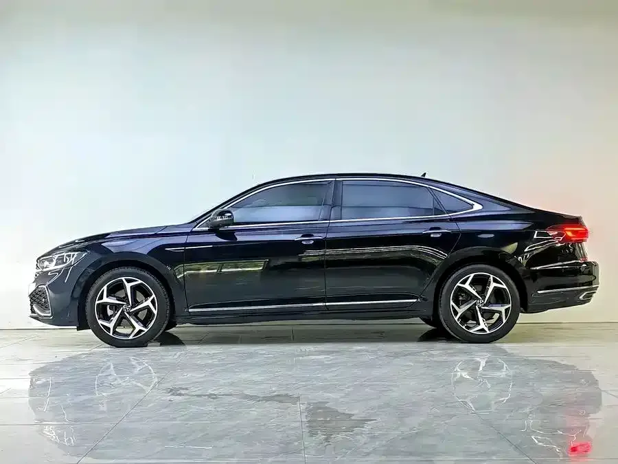 Volkswagen Passat — фото 9