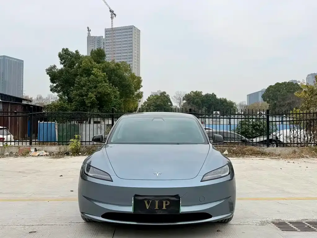 Tesla Model 3 — фото 2