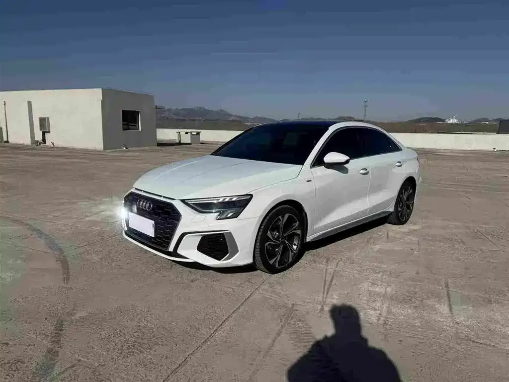 Audi A3 — фото 1