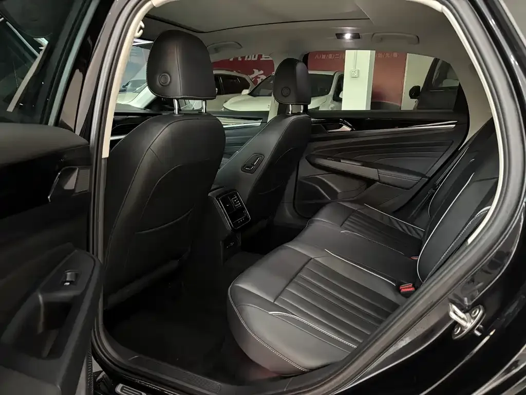 Volkswagen Passat — фото 7