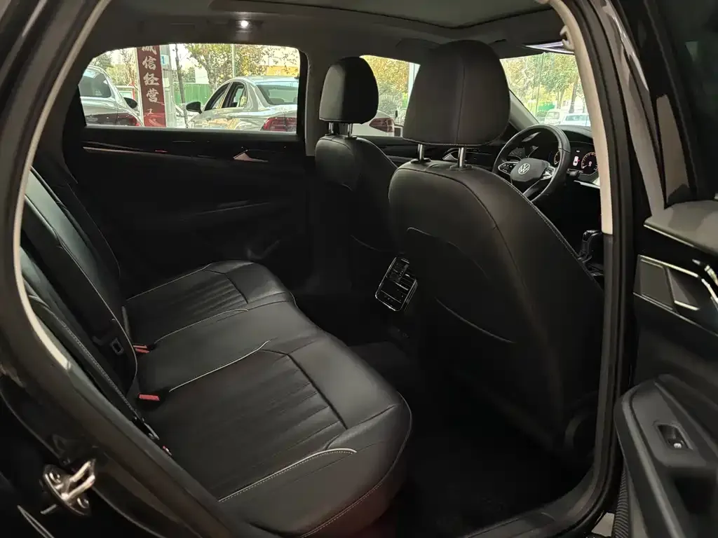 Volkswagen Passat — фото 8
