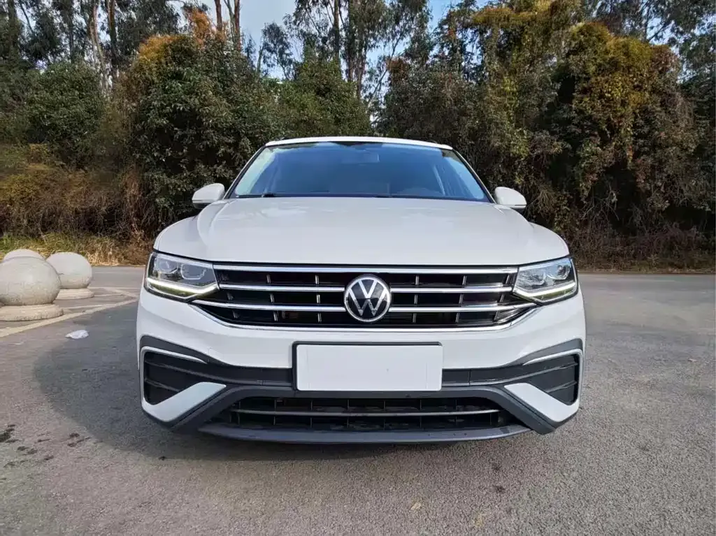 Volkswagen Tiguan L — фото 8