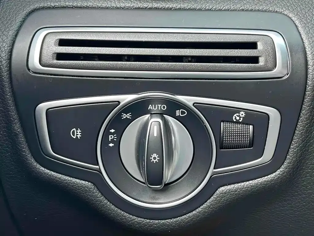 Mercedes-Benz C-Class (Import) — фото 2