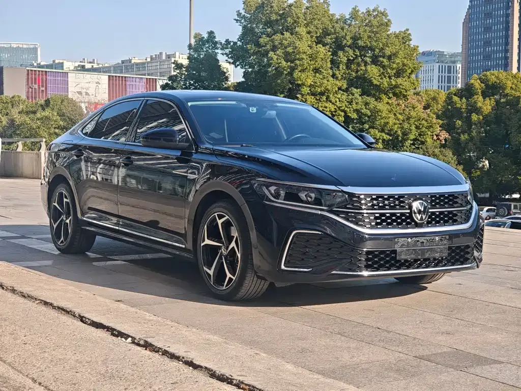 Volkswagen Passat — фото 9