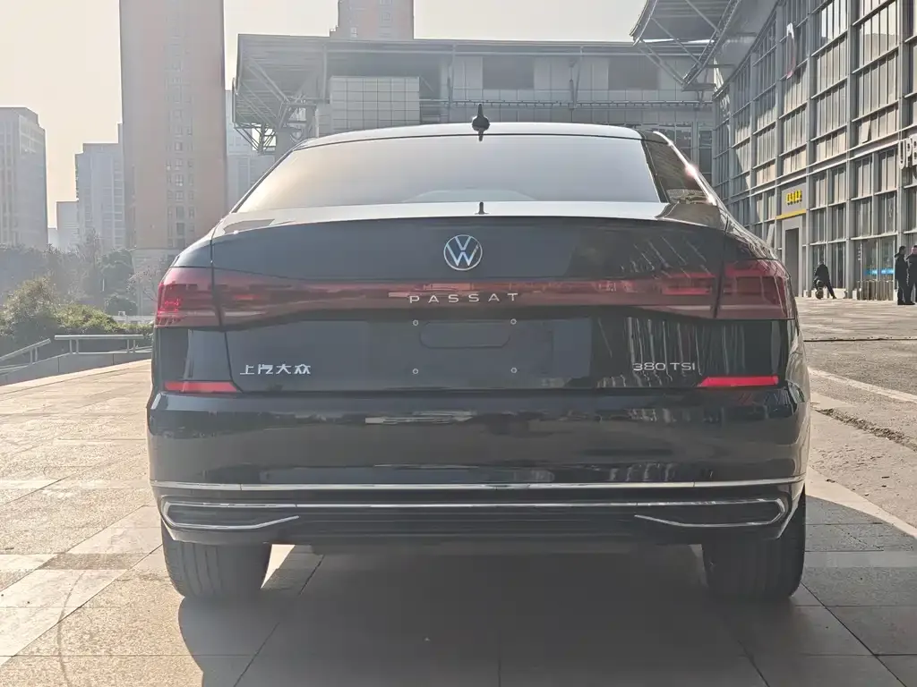 Volkswagen Passat — фото 5