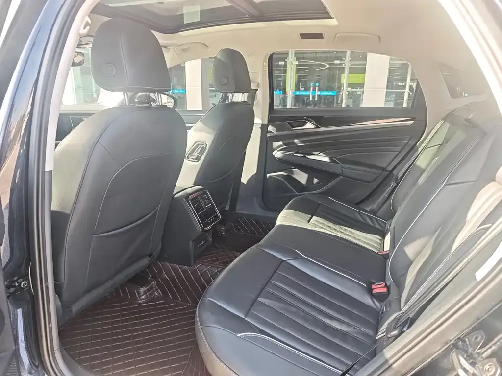 Volkswagen Passat — фото 7