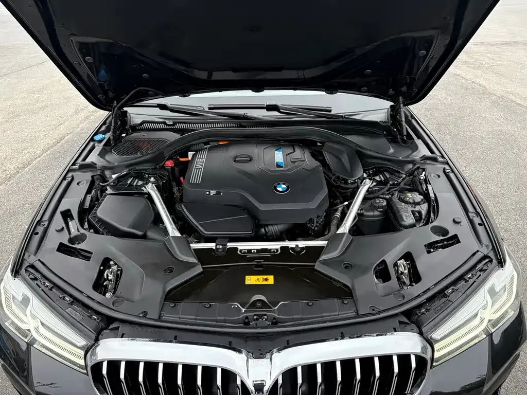 BMW 5 Series New Energy — фото 9