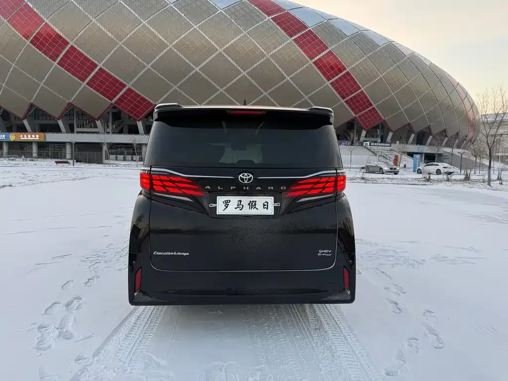 Toyota Alphard — фото 6